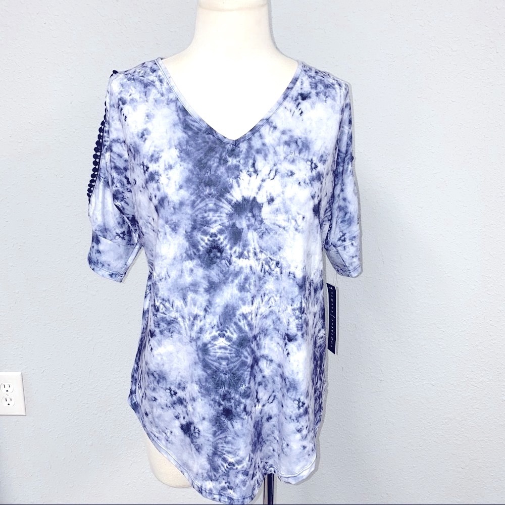 Women’s absolutely famous top SZ S NWT